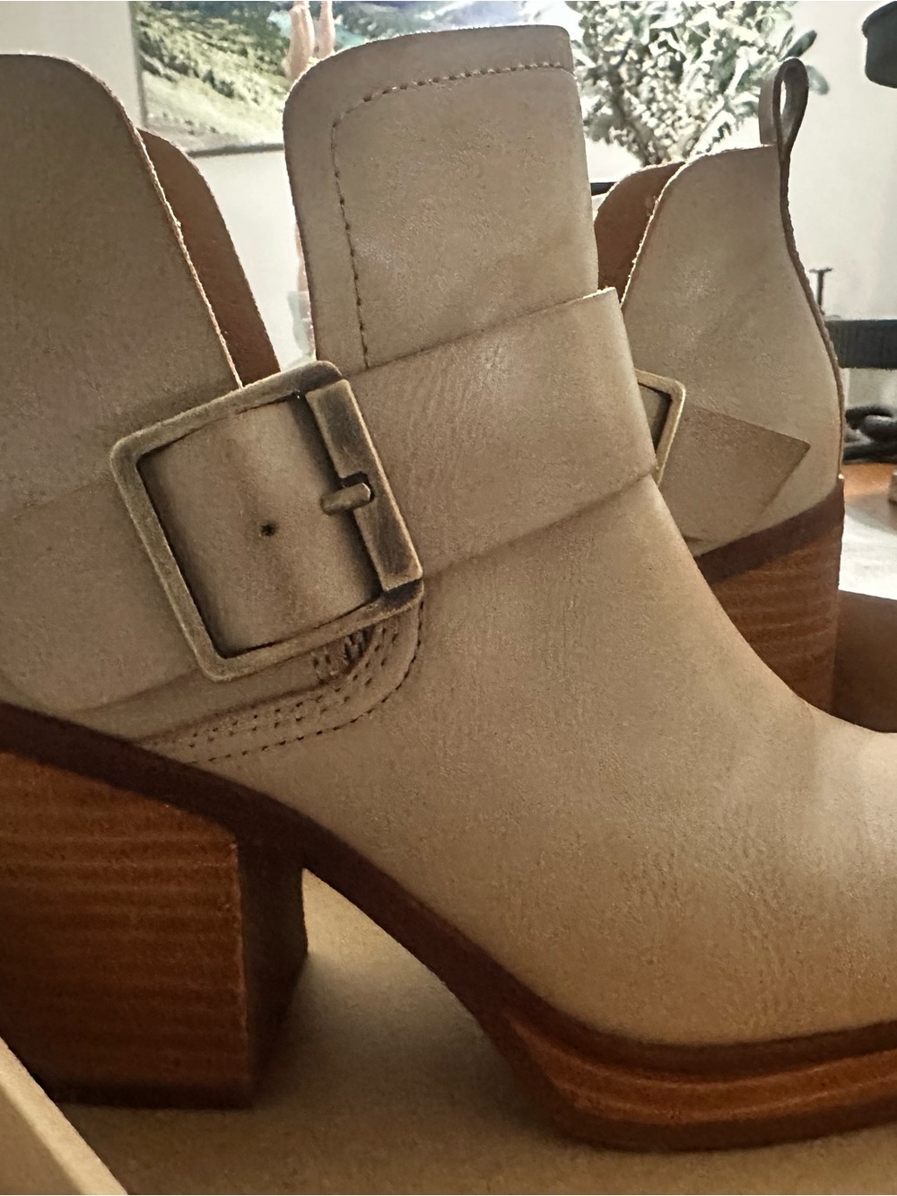 Women’s Korks Buckle Ankle Booties size 6